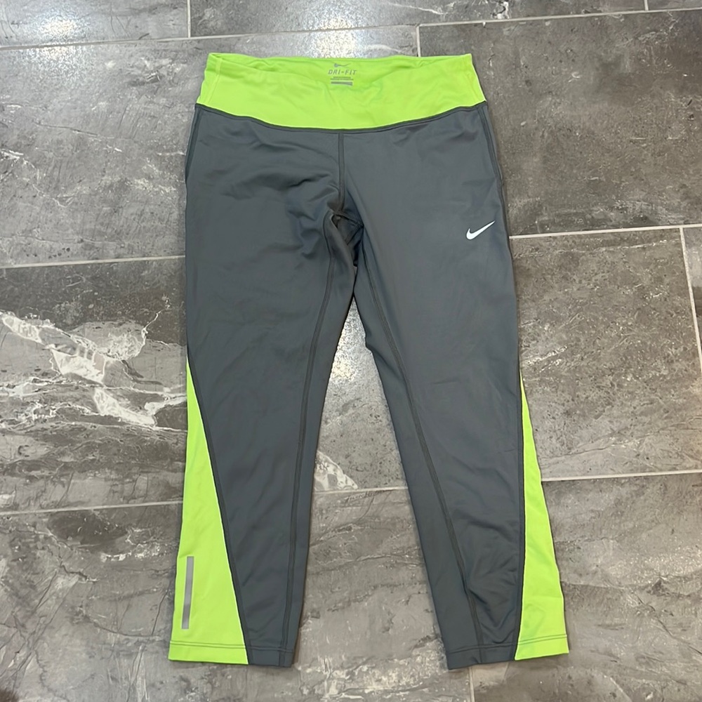 Nike dri-fit cropped leggings